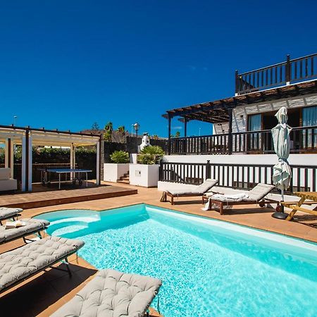 Villa Cavendish With Sea Views And Heatable Pool Close To Flamingo Beach Playa Blanca  Exterior photo