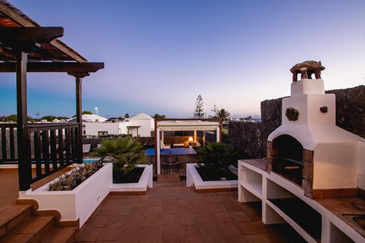 Villa Cavendish With Sea Views And Heatable Pool Close To Flamingo Beach Playa Blanca  Exterior photo