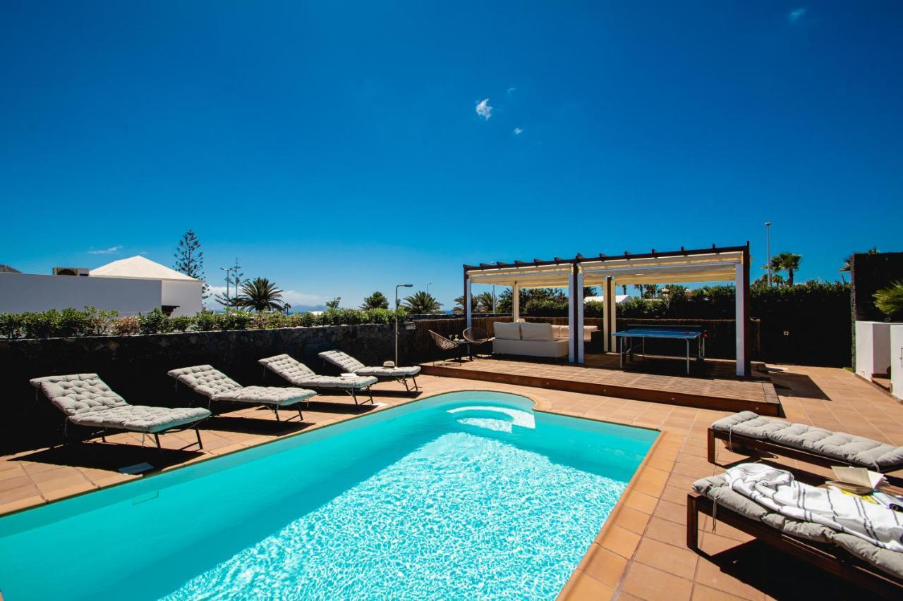 Villa Cavendish With Sea Views And Heatable Pool Close To Flamingo Beach Playa Blanca  Exterior photo