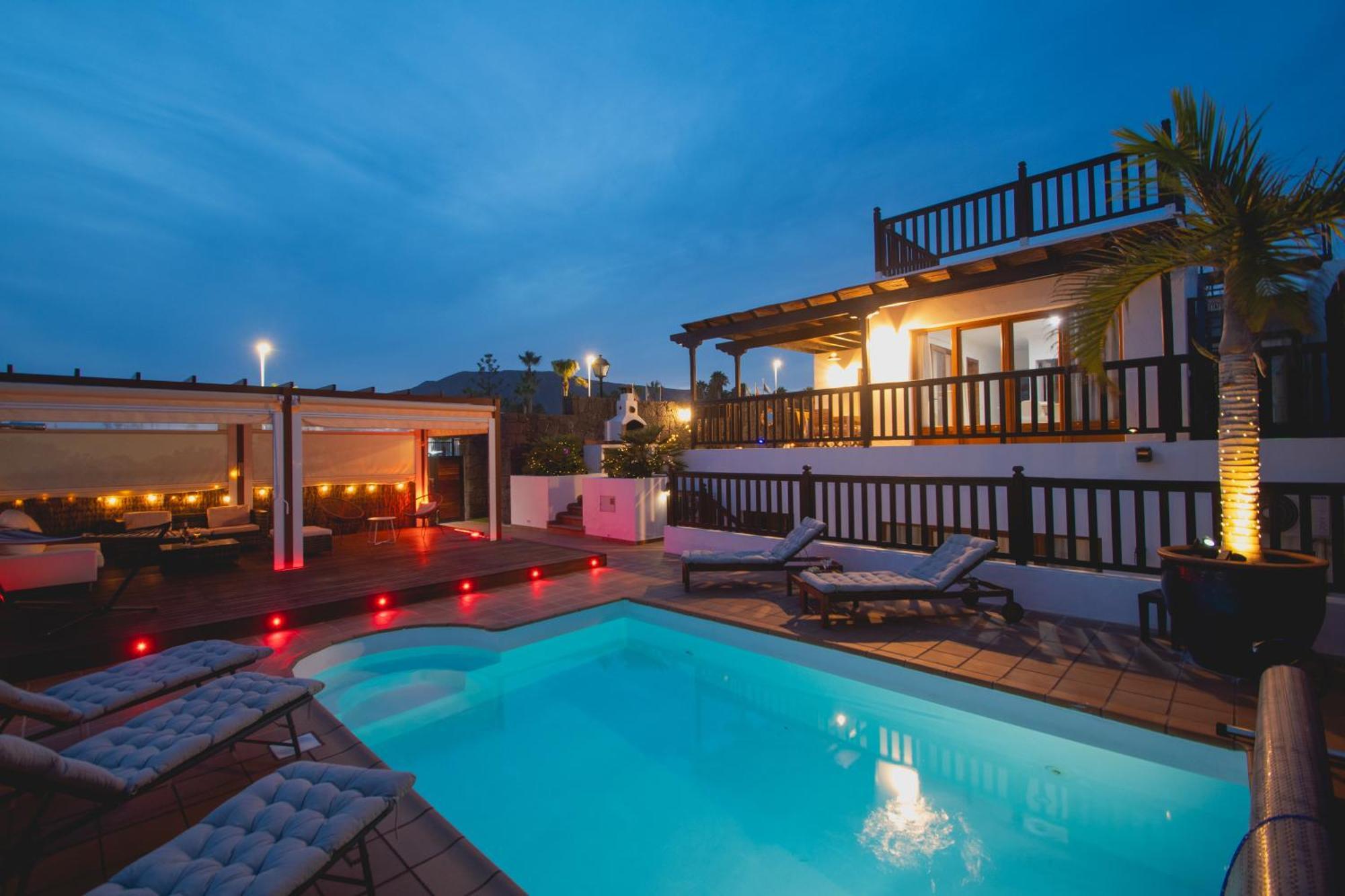 Villa Cavendish With Sea Views And Heatable Pool Close To Flamingo Beach Playa Blanca  Exterior photo